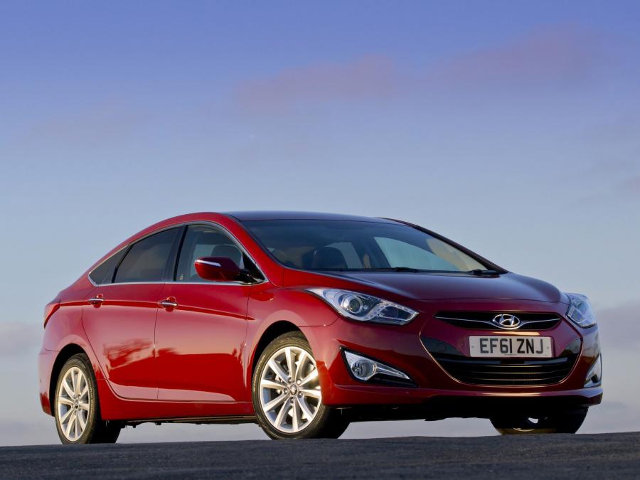 Hyundai i40 Sedan 2012 года  (UK) (фото 17 из 21)